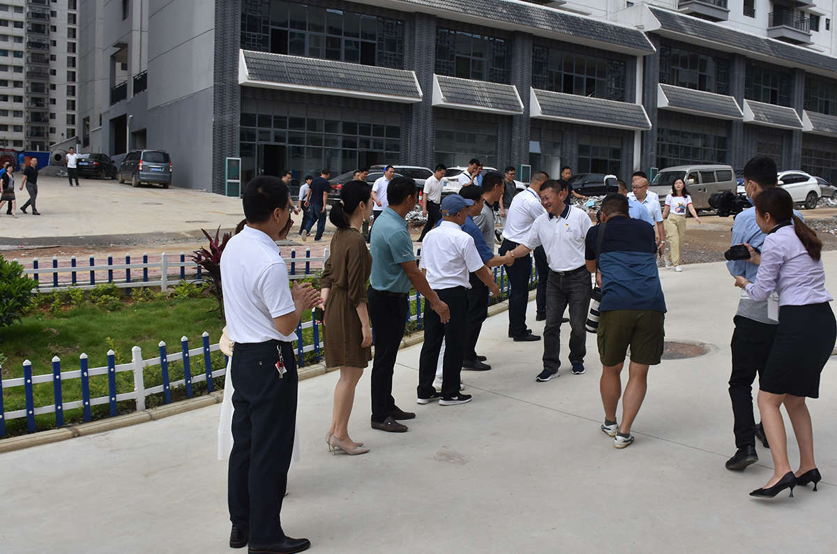 5.27深圳龙华区教育局局长王玉玺及考察团(图10)