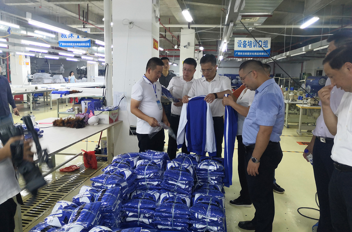 2020年7月6号深圳市龙华区委常委、统战部部长詹惠军一行15人莅临公司开展扶贫协作活动(图4)